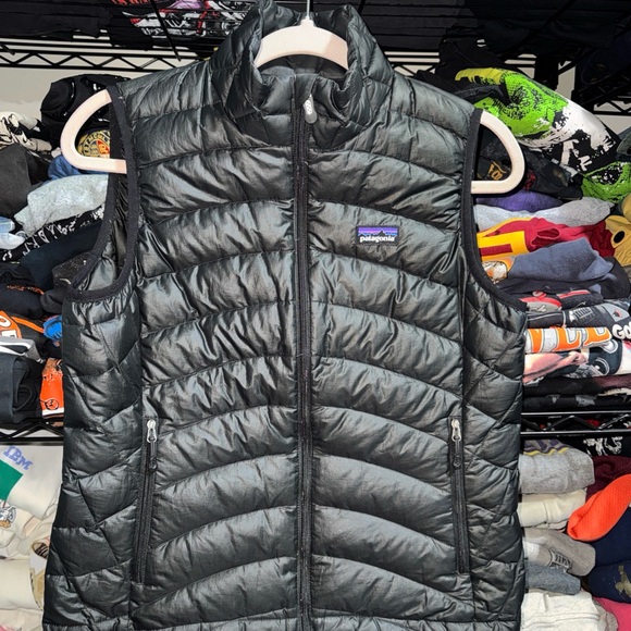 Patagonia Jackets & Blazers - Patagonia Women’s Black Puffer Vest Size Small